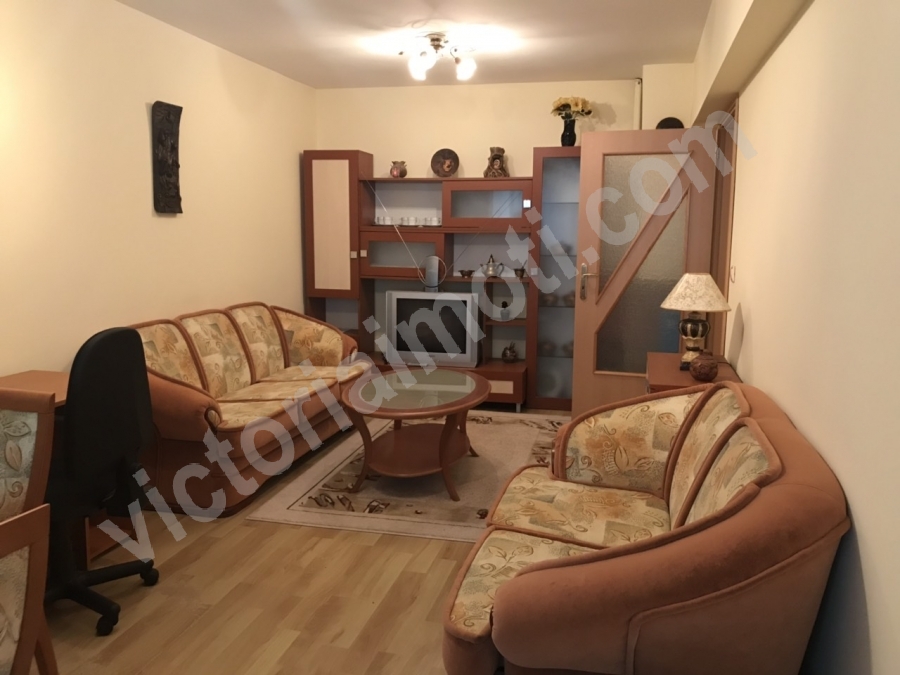 Двустаен апартамент на бул. България